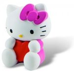 Jucarii figurine Hello Kitty - Pisicuta roz cu inimioara de Sfantul Valentin
