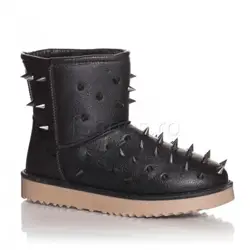 Cizme tip UGG cu tinte ascutite si tepi